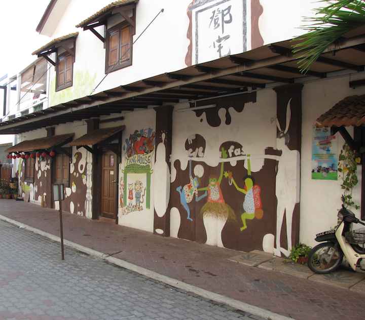 photo of art on the Tang house, Malacca, Malaysia